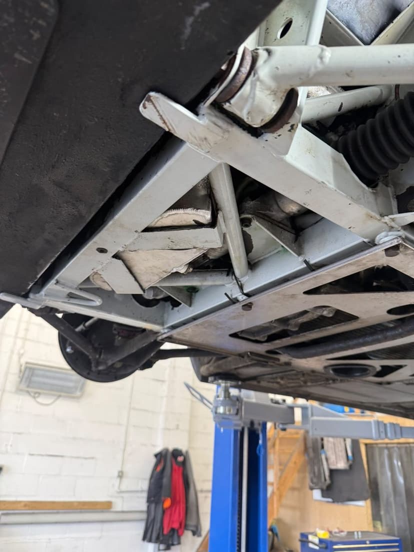 Cleaned tubular chassis after dry ice cleaning